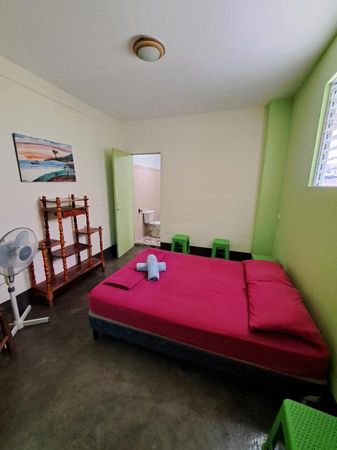 Hostal Mochilas Granada Bagian luar foto