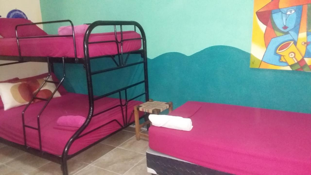 Hostal Mochilas Granada Bagian luar foto