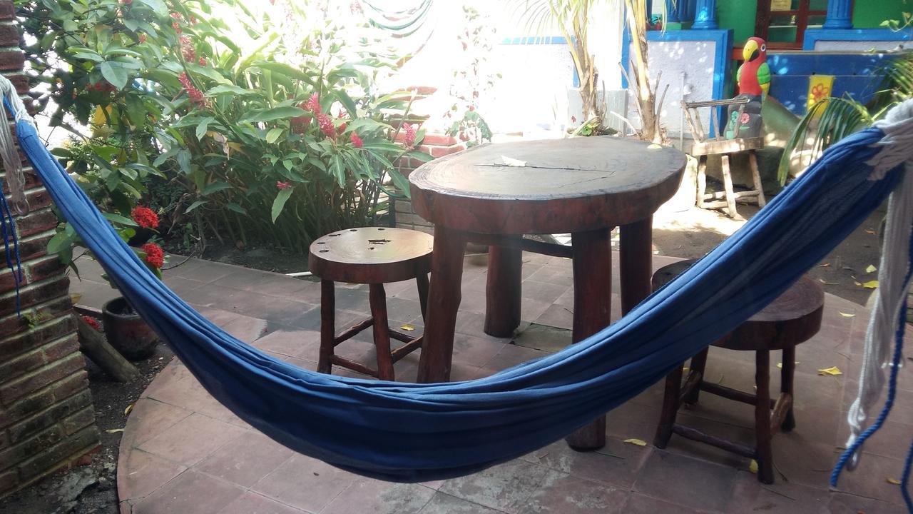 Hostal Mochilas Granada Bagian luar foto